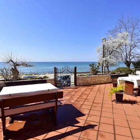 In Mit Schoener Terrasse