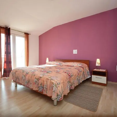 Apartment In Mit Schoener Terrasse *